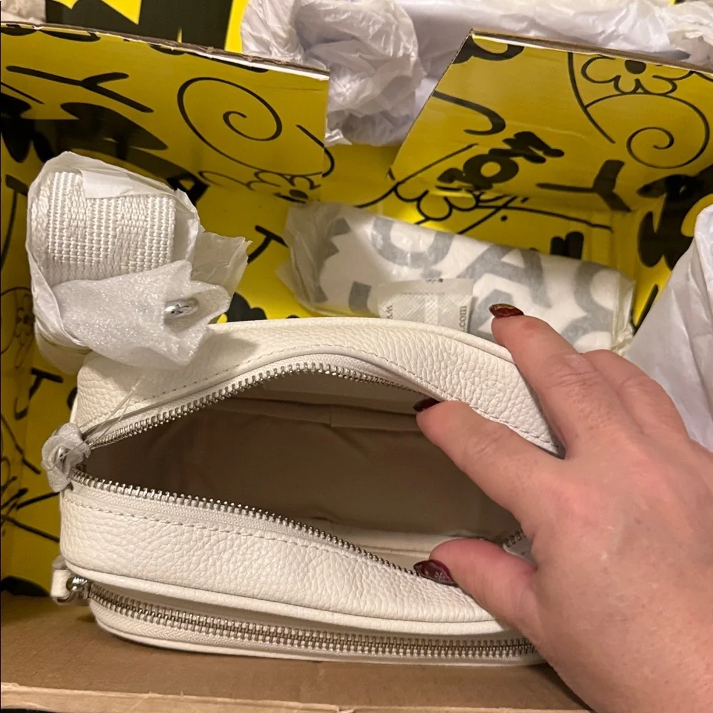 Marc Jacobs Ivory Crossbody Bag - Picture 6 of 6